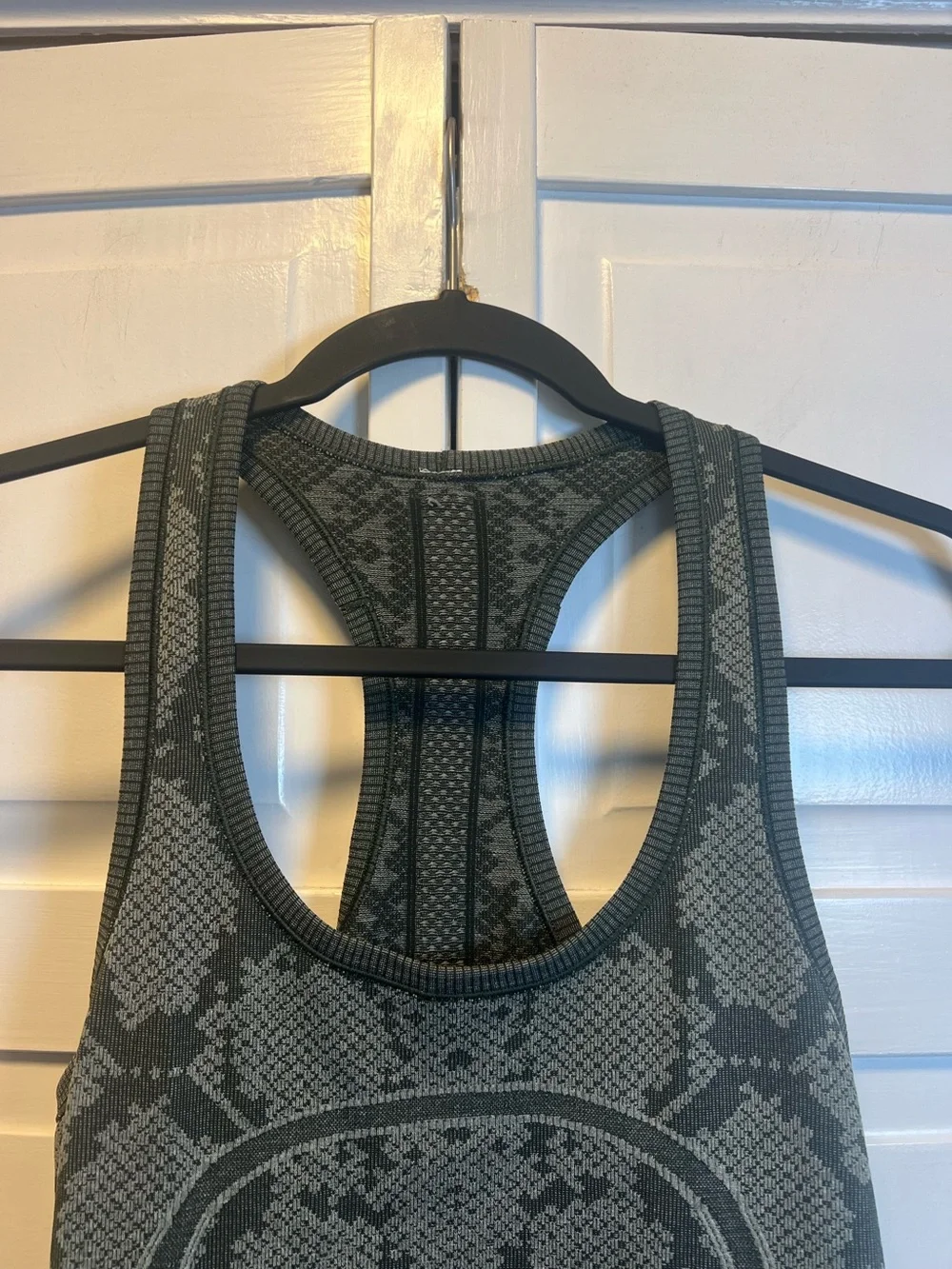 lululemon Women’s Swifty Tech Olive Green Snake-Print Racerback Tank Size 8
